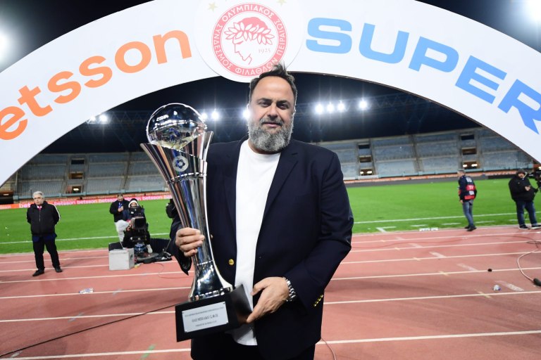 Αποθέωση για τον Βαγγέλη Μαρινάκη (pic+vid)