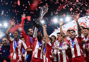 Οι πανηγυρισμοί στα αποδυτήρια του Ολυμπιακού μετά την κατάκτηση του Betsson Super Cup (vid)