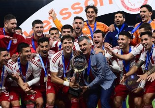 Ολυμπιακός: Οι πανηγυρισμοί, η αποθέωση του κόσμου για το Betsson Super Cup και το… πάρτι στα αποδυτήρια (vid)