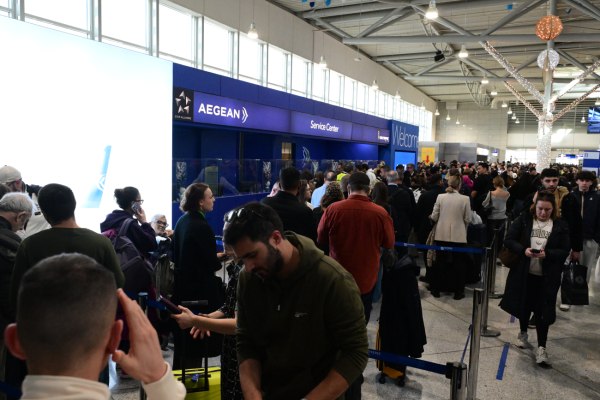 Πρόβλημα στο FIR Αθηνών λόγω τεχνικού προβλήματος στις ραδιοσυχνότητες – Επηρεάστηκαν χιλιάδες επιβάτες