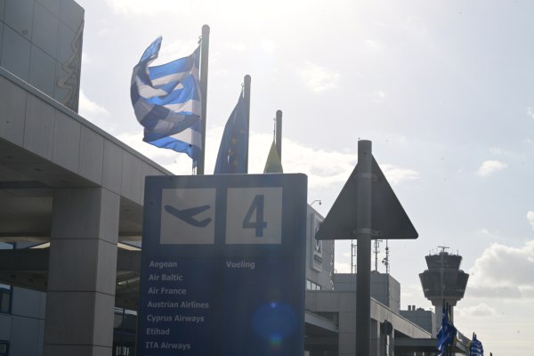 «Ανεπαρκής πρόοδος» στη διαχείριση εναέριας κυκλοφορίας: Τι αποκαλύπτει η απάντηση της Κομισιόν στη Left