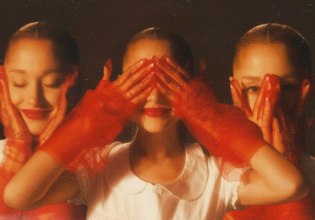 Έξι δάχτυλα στην Αριάνα Γκράντε, τρία χέρια στην Όπρα – Εξωφρενικά αστεία photoshop fail, μια ανθολογία