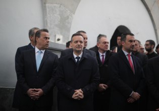 Το παρασκήνιο της συνάντησης Δούκα, Χαρίτση, Ζαχαριάδη στο Κολωνάκι