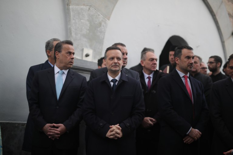 Το παρασκήνιο της συνάντησης Δούκα, Χαρίτση, Ζαχαριάδη στο Κολωνάκι