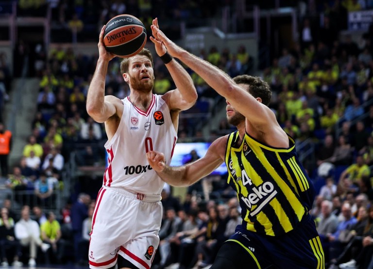 Φενέρμπαχτσε – Ολυμπιακός 88-80: Πάλεψαν, αλλά «λύγισαν» στο τέλος οι «ερυθρόλευκοι» (vid)