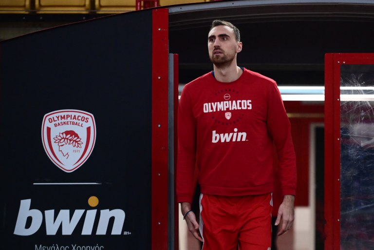 Ολυμπιακός: Παίζει κόντρα στη Μπάγερν ο Μιλουτίνοφ