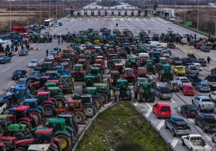 Ακλόνητοι στα μπλόκα οι αγρότες ετοιμάζονται για τη συνάντηση με Μητσοτάκη – «Κόκκινη γραμμή η επιβίωσή μας»