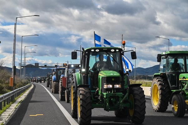 «Έπρεπε να γίνουν όλα αυτά για να ασχοληθεί η κυβέρνηση»: Με υπομνήματα και προτάσεις οι αγρότες στον Μητσοτάκη
