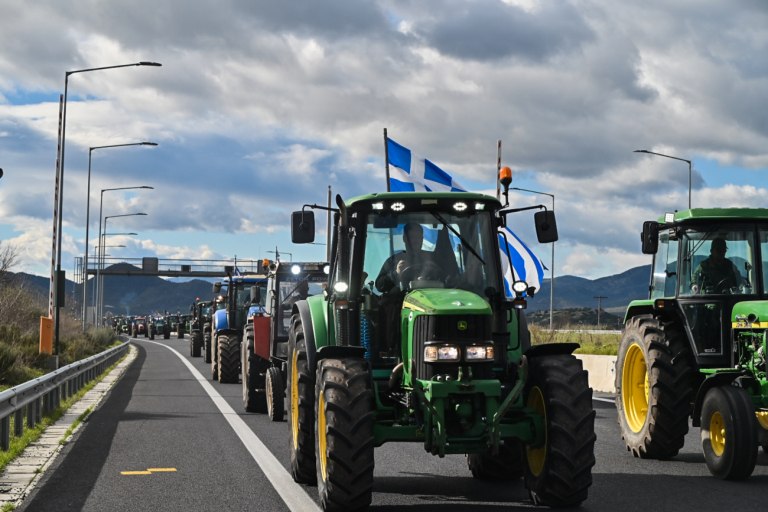 «Έπρεπε να γίνουν όλα αυτά για να ασχοληθεί η κυβέρνηση»: Με υπομνήματα και προτάσεις οι αγρότες στον Μητσοτάκη