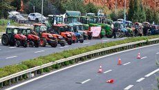 Ανοιχτοί δρόμοι, παραμονή των μπλόκων και στάση αναμονής αγροτών εν όψει της συνάντησης με Μητσοτάκη