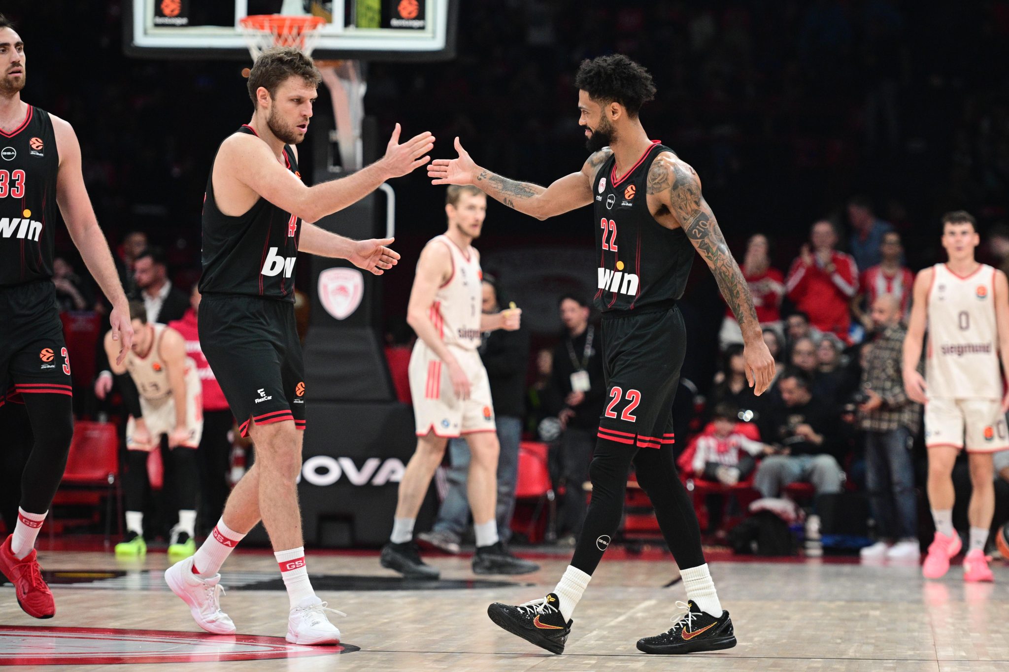 Ολυμπιακός: Η «τρέλα» στην κερκίδα, το σοκ με Μόρις και η αποθέωση (vid)