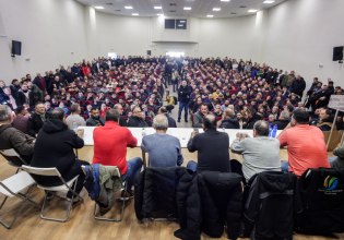 «Η κυβέρνηση υπονομεύει την κουβέντα» καταγγέλλουν οι αγρότες – Εμπλοκή λίγο πριν τη συνάντηση με Μητσοτάκη