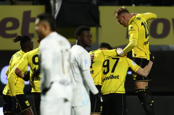 Άνοιξε το σκορ με τον Κοϊτά η ΑΕΚ, απάντησε με Γένσεν ο Άρης (1-1, vids)