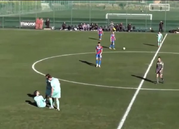 Η συγγνώμη του Μπέρενς στον Κούτσια για την επίθεση εν ώρα αγώνα