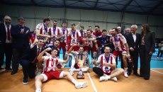 Σούπερ Καπ: Η απονομή του τροπαίου στον Ολυμπιακό (vid)