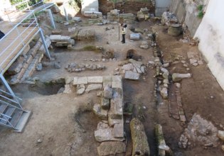 Αποκαλύφθηκαν αρχαιότητες στην αυλή της «Οικίας Κοκοβίκου» στην Πλάκα