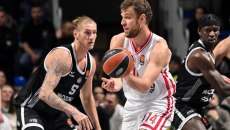 Παρτιζάν – Ολυμπιακός 66-104: Άνετο πέρασμα από το Βελιγράδι με σούπερ Βεζένκοφ