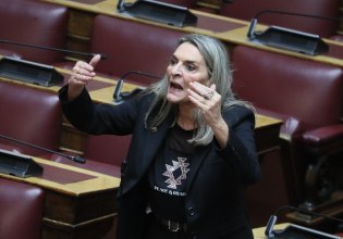 Πέρκα: Πολλοί βουλευτές της ΝΔ κουβαλούν πατριαρχικό σύνδρομο – Στα όρια του φασισμού ο Κυρανάκης
