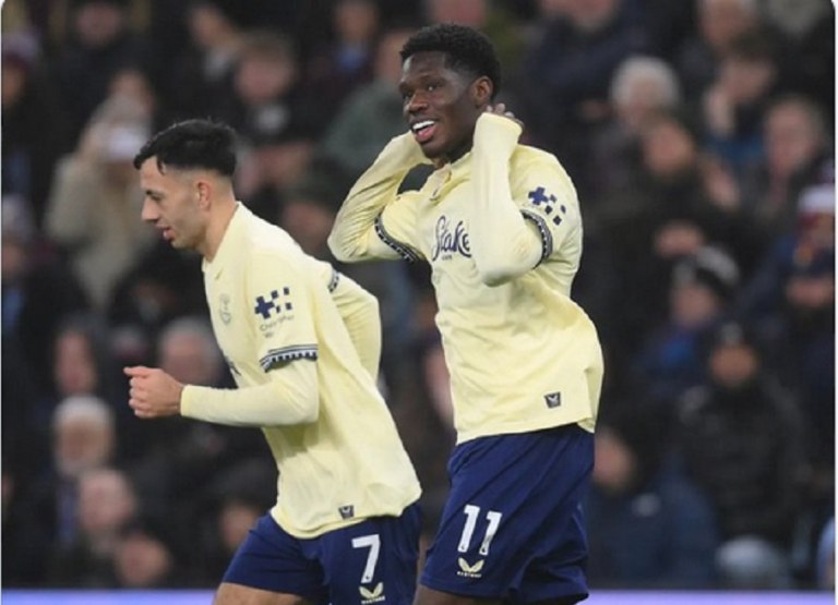 Άστον Βίλα – Έβερτον 0-1: Ήττα σοκ για τους «Χωριάτες»