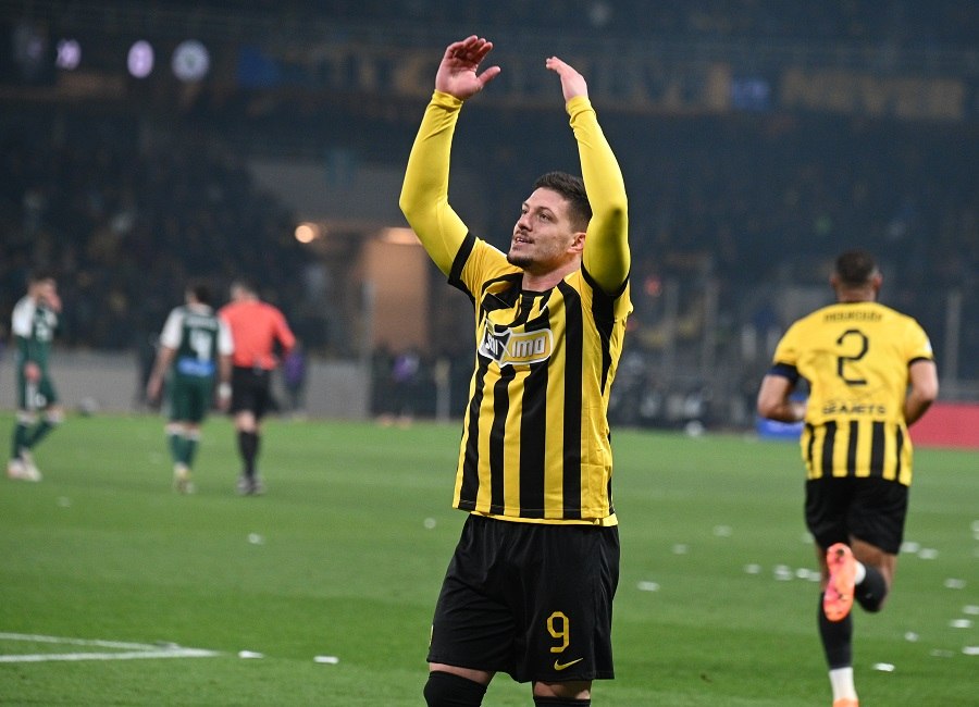 ΑΕΚ – Παναθηναϊκός: 4-0 στο 79′ με τέσσερα τα γκολ του Γιόβιτς (vids)