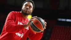 Τζόουνς: «Ανυπομονώ να παίξω μπροστά στον κόσμο μας»