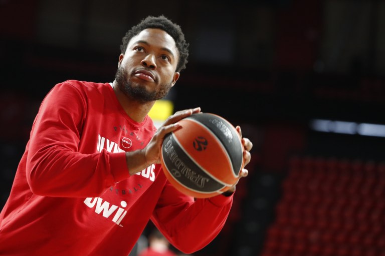 Τζόουνς: «Ανυπομονώ να παίξω μπροστά στον κόσμο μας»