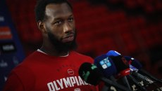 Χολ για τη μεταγραφή του Τζόουνς: «Είναι καλό για όλους μας ότι ήρθε στον Ολυμπιακό»