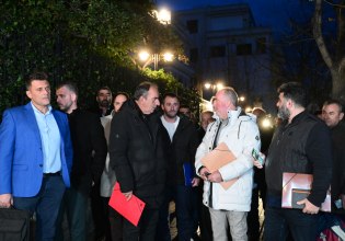 Με συνελεύσεις στα μπλόκα οι αγρότες αποφασίζουν τα επόμενα βήματα –  «Απογοητευτική» η συνάντηση με Μητσοτάκη