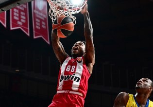 Ολυμπιακός: Το εντυπωσιακό πρώτο κάρφωμα του Ταϊρίκ Τζόουνς (vid)