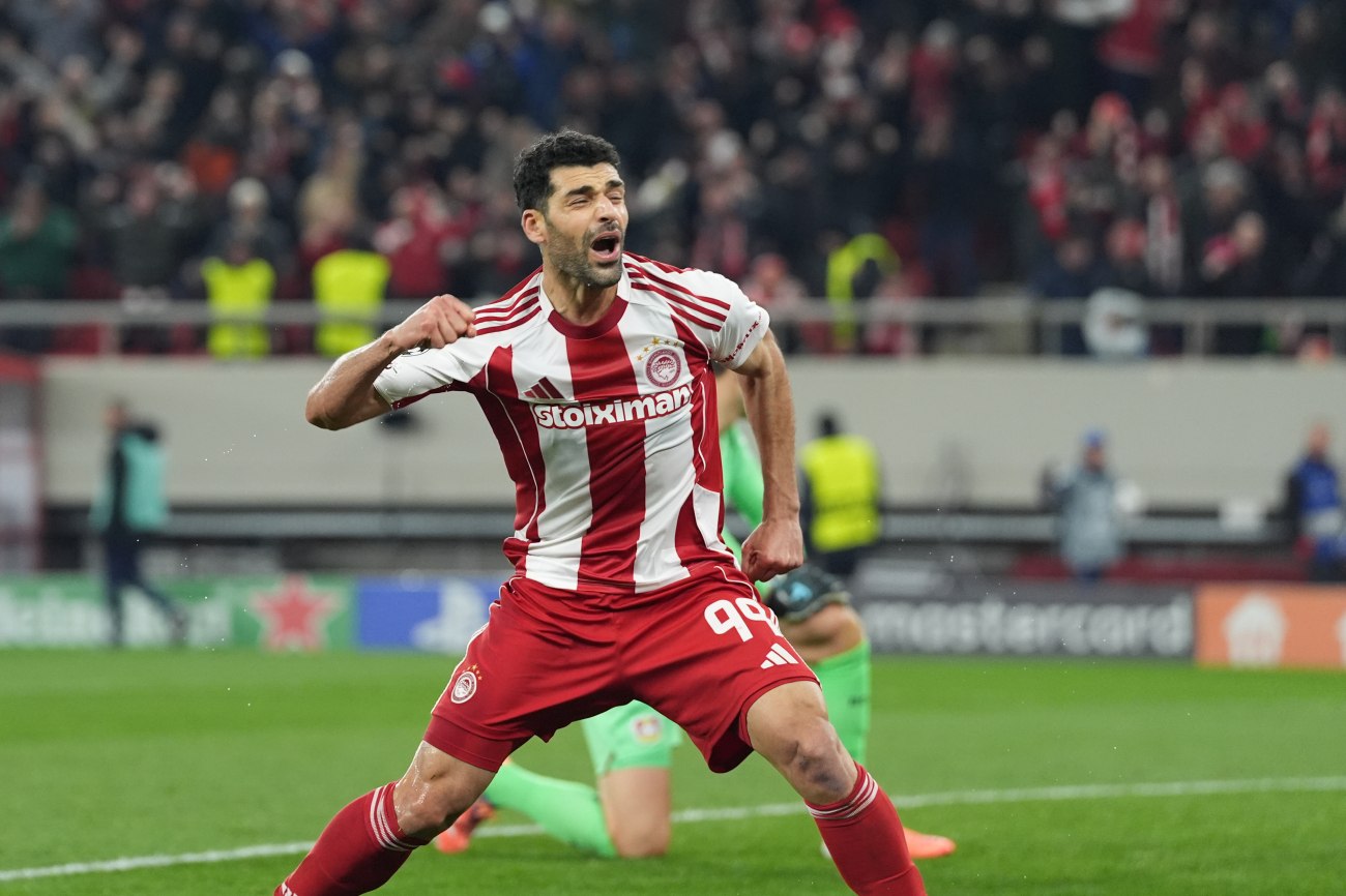 Δεύτερο γκολ για τον Ολυμπιακό με φανταστικό «κεραυνό» του Ταρέμι (2-0, vids)