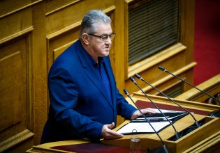 «Όχι» στην άρση ασυλίας Κουτσούμπα, λέει η επιτροπή Δεοντολογίας της Βουλής: «Η μήνυση υποκρύπτει πολιτική σκοπιμότητα» – «Ναι» για άρση ασυλίας Μάντζου