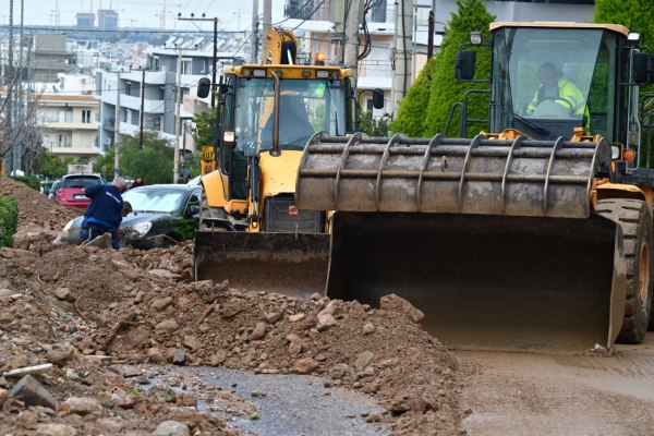 Κακοκαιρία: Πνίγηκε η Αττική, εικόνες αποκάλυψης στη Γλυφάδα – Περιοχές καλυμμένες με πέτρες και λάσπη