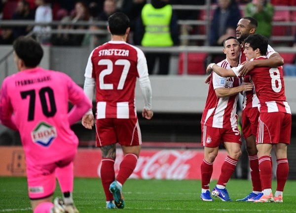 Η βαθμολογία της Super League μετά τις νίκες Ολυμπιακού και ΑΕΚ – Ντέρμπι την επόμενη αγωνιστική