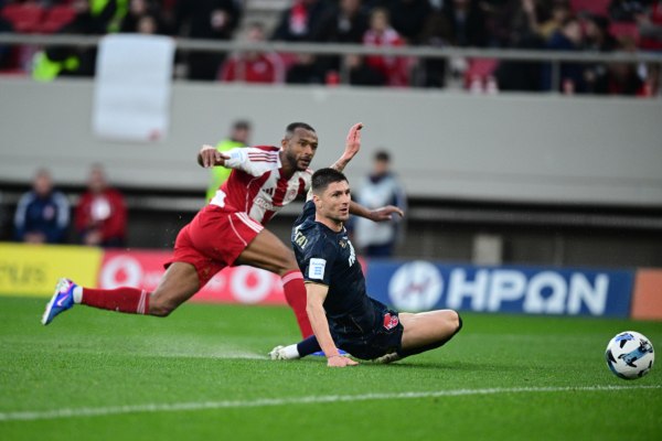 Άνοιξε το σκορ ο Ολυμπιακός με γκολ του Ελ Κααμπί (1-0, vid)