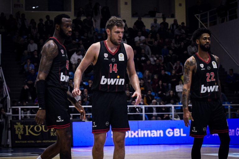 Ολυμπιακός: Τιμωρήθηκε με μία αγωνιστική ο Βεζένκοφ