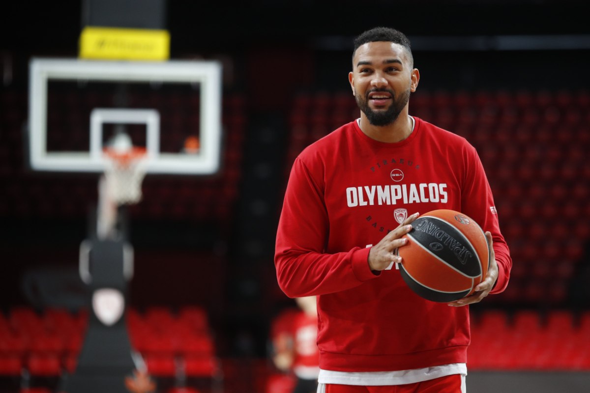 Με Τζόζεφ η δωδεκάδα του Ολυμπιακού κόντρα στη Μπαρτσελόνα