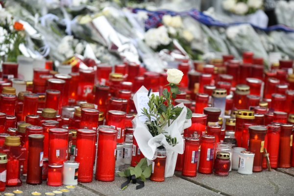 Δυστύχημα στη Ρουμανία: Η τελευταία πράξη του δράματος – Κηδεύτηκαν οι πέντε οπαδοί του ΠΑΟΚ