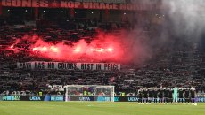 Συγκλονιστικές στιγμές στο «Groupama Stadium»: Οι Γάλλοι τίμησαν τους οπαδούς του ΠΑΟΚ (vid, pics)