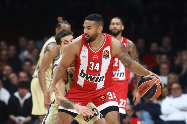 Ολυμπιακός: Ο Τζόσεφ παίρνει τη θέση του Νιλικίνα στο ρόστερ του πρωταθλήματος