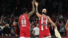 Ολυμπιακός – Μπαρτσελόνα: Ασταμάτητοι οι «ερυθρόλευκοι» με σούπερ Βεζένκοφ και Τζόουνς