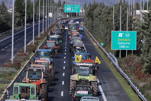 Αγρότες: Κλειστή σε διάφορα σημεία η ΠΑΘΕ, στις σήραγγες των Τεμπών οι Λαρισαίοι – Νέες απειλές από το Μαξίμου