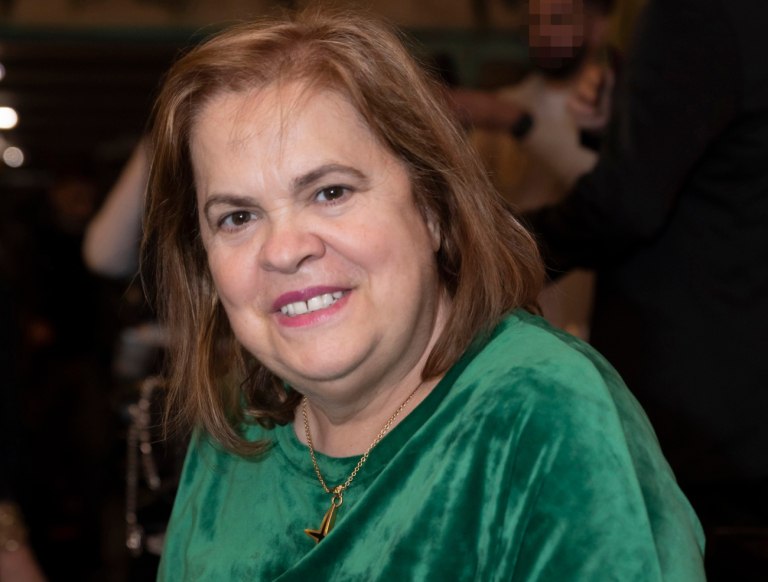 «Είχαμε φτώχεια. Θυμάμαι δεν φορούσα παπούτσια»: Συγκινεί η Έφη Θώδη μιλώντας για τα παιδικά της χρόνια