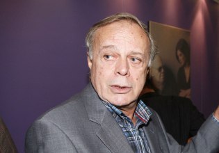 Ο Χρήστος Πολίτης στήριζε οικονομικά άπορους ηθοποιούς, όπως αποκάλυψε ο Σπύρος Μπιμπίλας