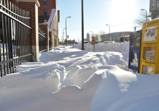 ICE… age στις ΗΠΑ – Όταν η μπουκιά παγώνει στον αέρα μαζί με το πιρούνι (βίντεο)