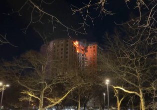 Νέα Υόρκη: Φωτιά ξέσπασε στους δύο τελευταίους ορόφους πολυκατοικίας στο Μπρονξ – Φόβοι για θύματα