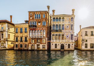 Το «καταραμένο» βενετσιάνικο παλάτσο που κάποτε ζωγράφισε ο Μονέ βγαίνει προς πώληση – Η ιστορία του