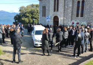 Δολοφονία στο Αγρίνιο: Βουβός ο πόνος στο τελευταίο «αντίο» στον 50χρονο