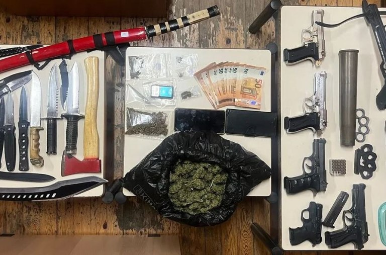 Ρέθυμνο: Ολόκληρο οπλοστάσιο είχαν στην κατοχή τους δύο άντρες – Τι κατασχέθηκε