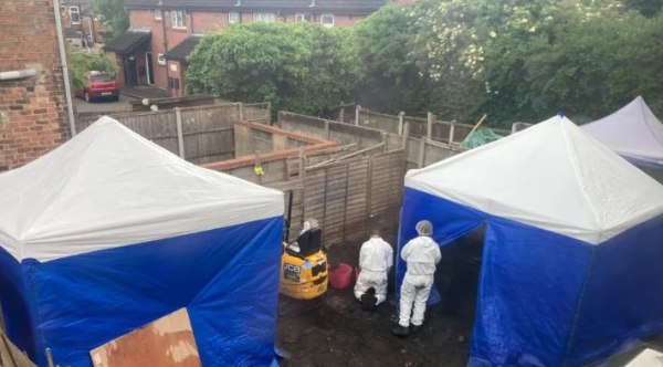 Βρετανία: Γυναίκα σκότωσε, διαμέλισε και έθαψε τη σύντροφό της – Έθαψε τη σορό σε κήπο