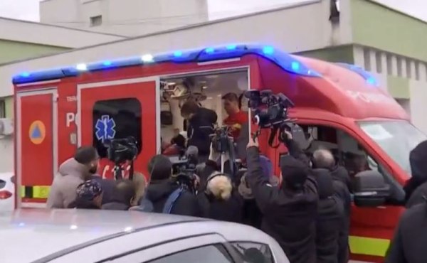 Τροχαίο δυστύχημα στη Ρουμανία: Επιστρέφουν δύο από τους τρεις τραυματίες – Τι είπε η ελληνίδα πρέσβειρα [βίντεο]